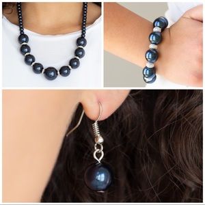 Blue threaded pearl necklace-earrings-bracelet!
